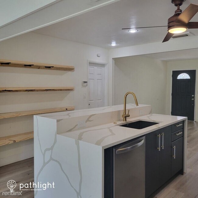 Building Photo - 3 br, 2 bath House - 4594 17Th Avenue N UNIT