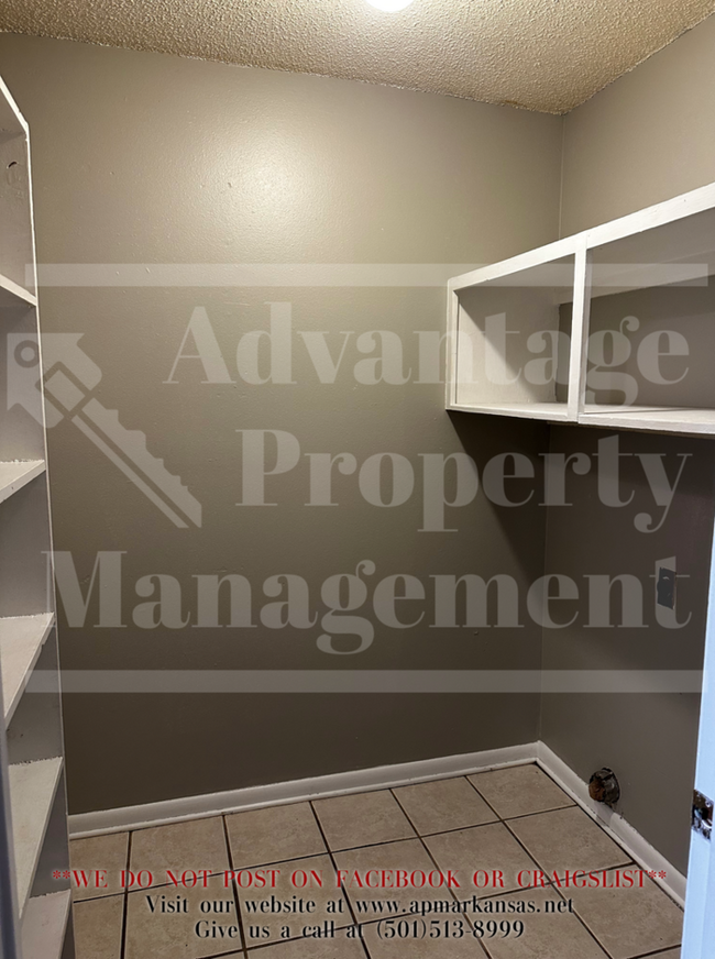 Building Photo - 2 Bedroom EXECUTIVE SUITE Style Apartment