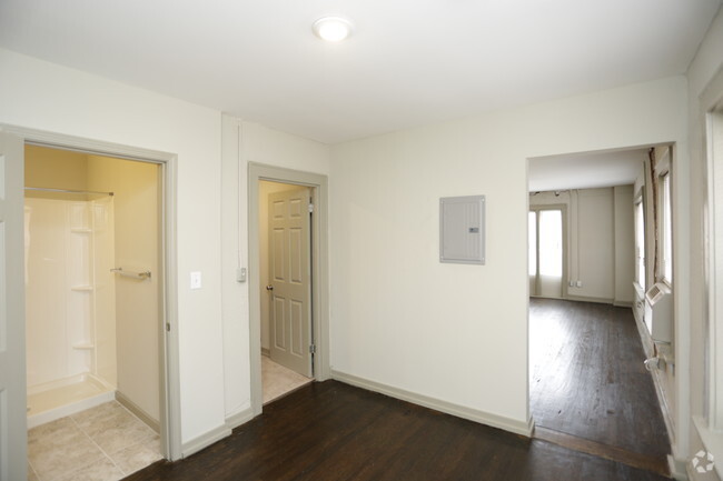 1BR, 1BA - 515 One Bed Unit/488 SF - Maple Flats