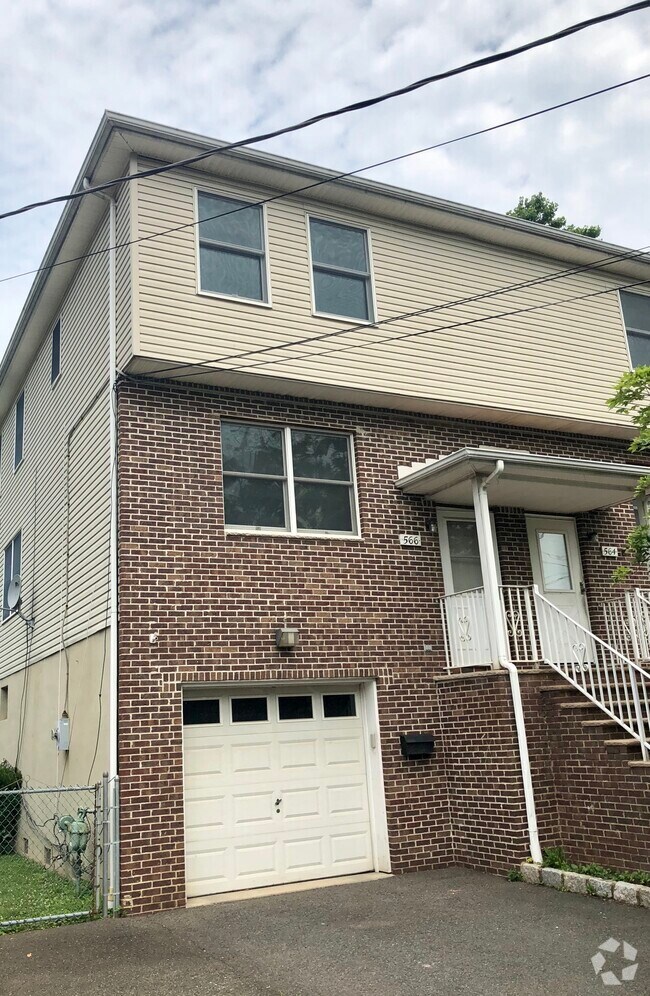 Apartments with Garages in Dunellen, NJ 2 Rentals