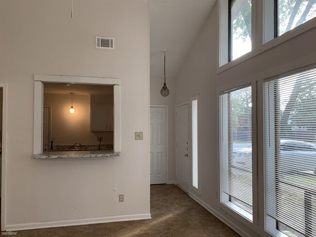 Building Photo - 3 br, 2 bath House - 1013 San Benito Dr. 1...