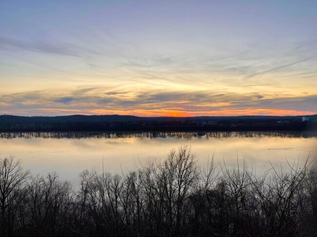 Building Photo - 72 Park Ave