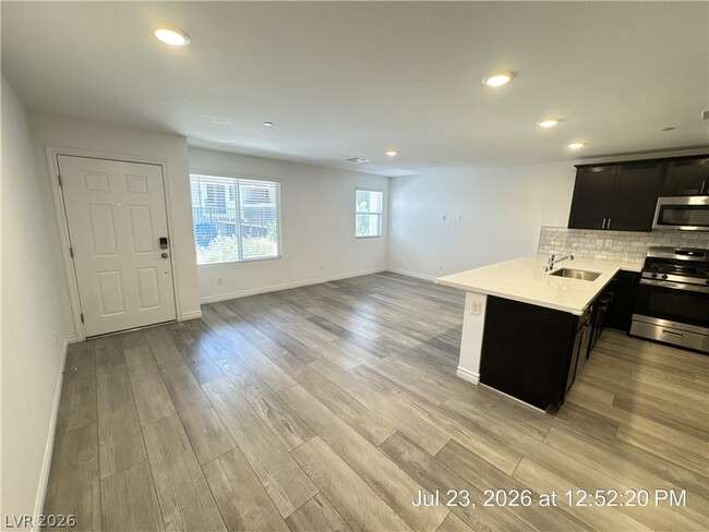Building Photo - 6240 Foxes Dl St