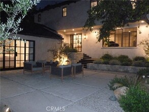 Building Photo - 1094 Acanto Pl
