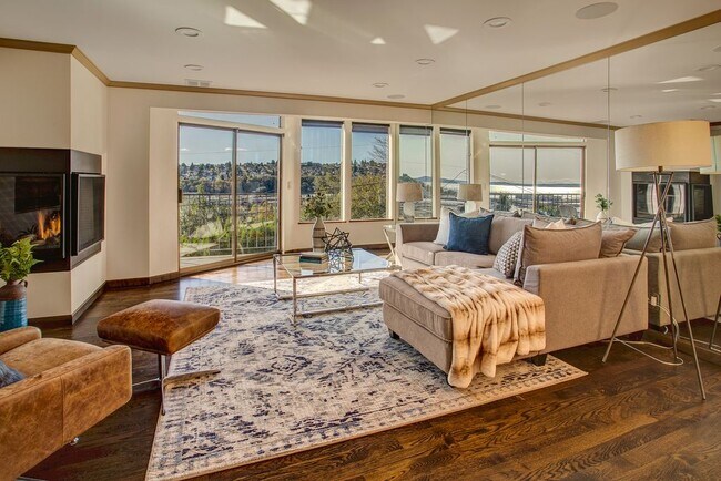 Foto del edificio - 2030 13th Ave W