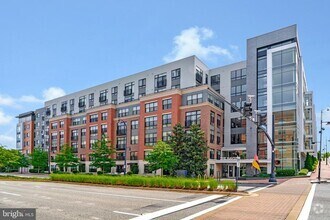 Building Photo - 145 Riverhaven Dr