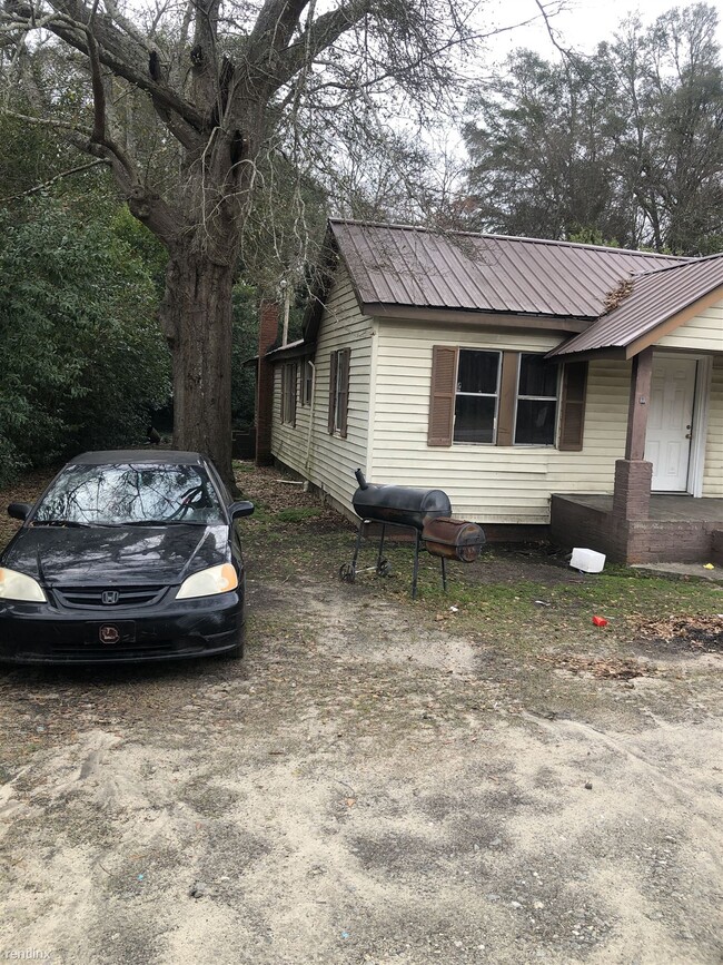 Building Photo - 3 br, 1 bath House - 1469 Hampton Avenue