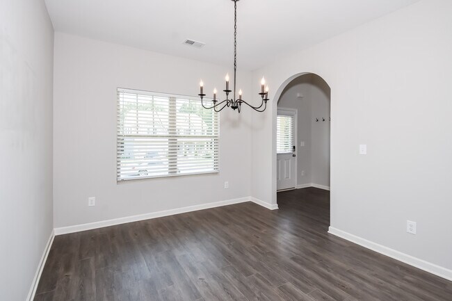 Building Photo - 203 Ajo Way