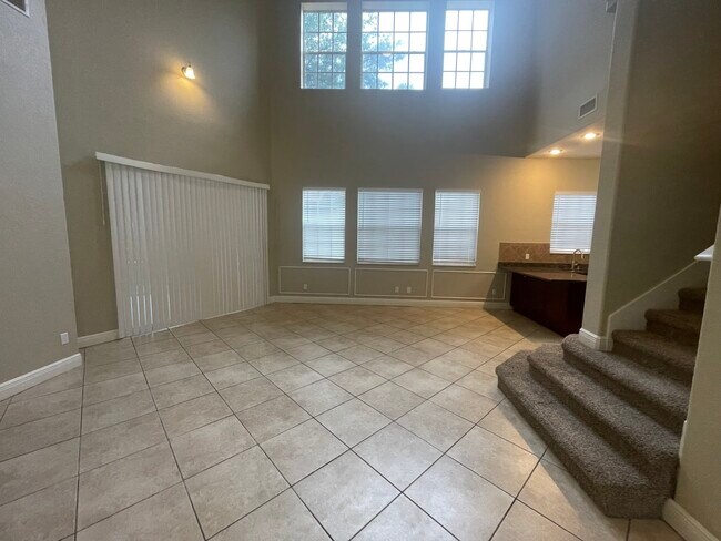 Building Photo - 5125 Fairway One Dr