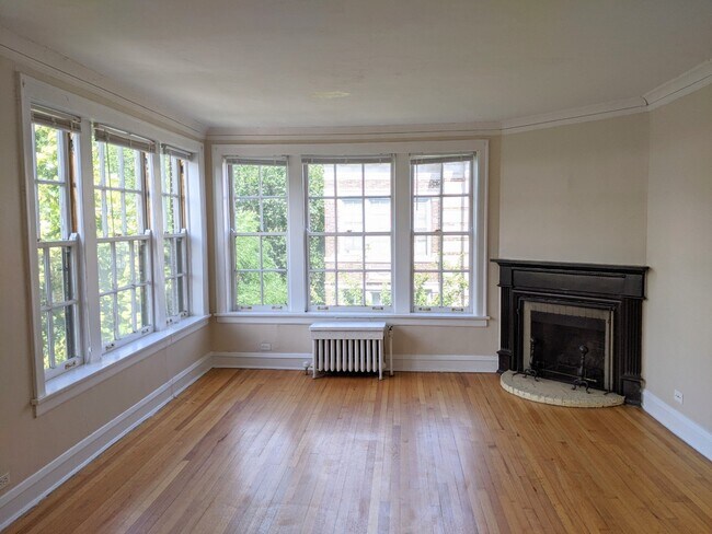 Foto del edificio - 905 Elmwood Ave