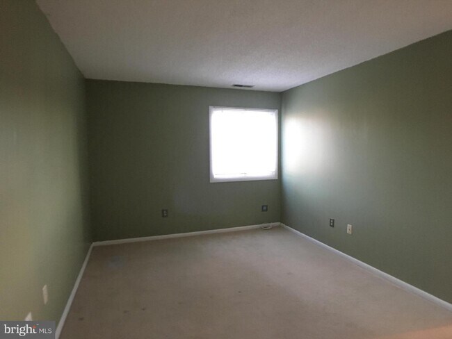 Building Photo - 2412 Ravens Crest Dr