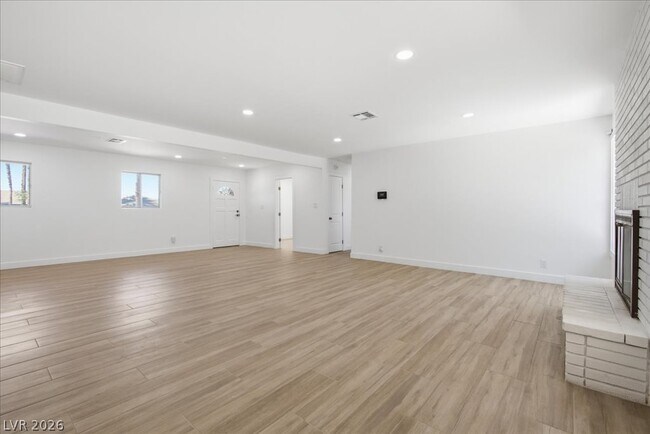Foto del edificio - 1300 Canosa Ave