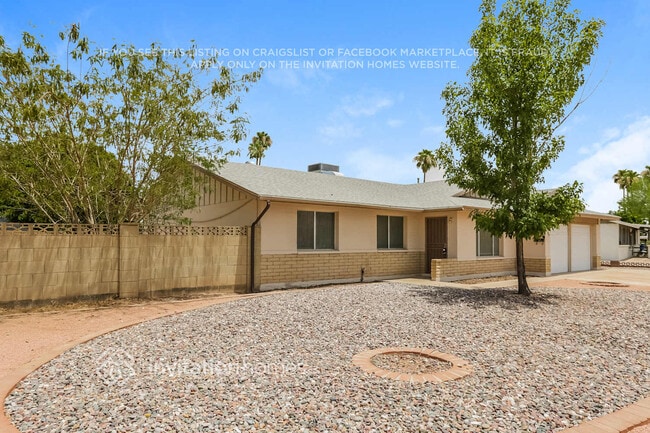 Building Photo - 2310 E Riviera Dr