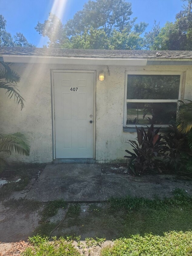 Primary Photo - 3/2 DUPLEX WEST SIDE
