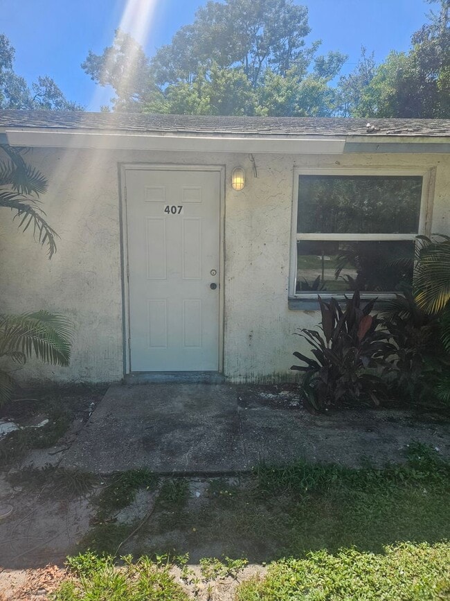 Building Photo - 407 26th Ave W