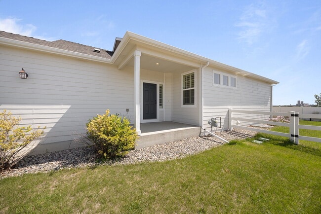 Building Photo - 2202 Thoreau Dr