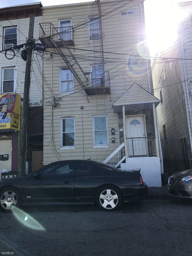 32 Essex St, Paterson, NJ 07501 House Rental in Paterson, NJ