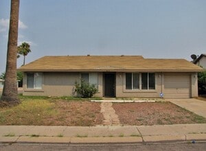 Building Photo - 823 Plaza Encanto