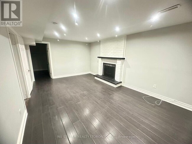 Building Photo - 4144 Lastrada Heights