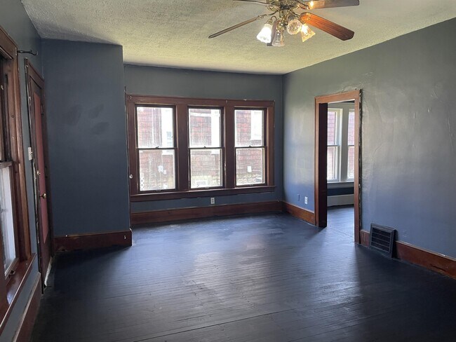 Building Photo - 1504 Preston Ave