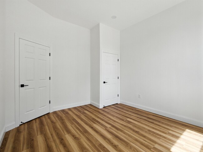Building Photo - 111 Mulberry St