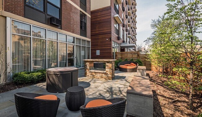 Foto del edificio - 536 W Barry Ave