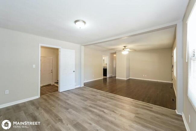 Building Photo - 716 N Water St,, Olathe, KS 66061