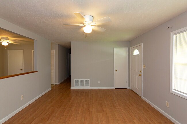 Foto del edificio - 3545 Hopkins Rd