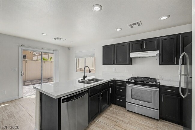 Building Photo - 8168 New Leaf Ave
