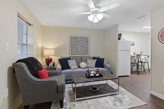 Foto del edificio - Canterbury Apartment Homes