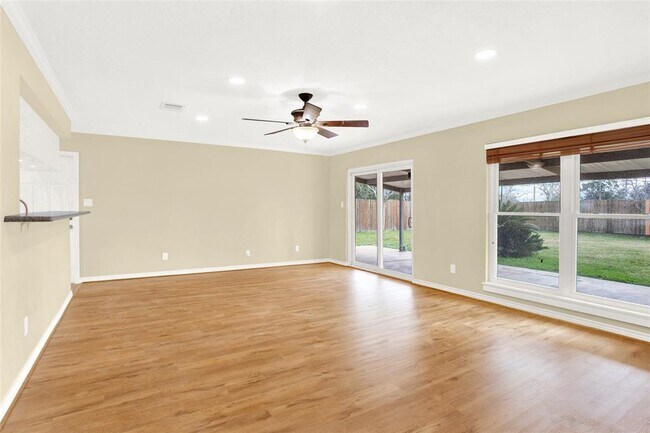 Building Photo - 817 Circle Way