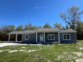 Building Photo - 207 SW Rose Pointe Pl