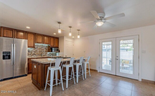 Foto del edificio - 3826 E Willow Ave