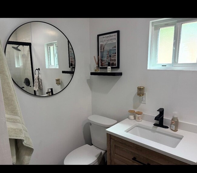 Building Photo - 18851 Fairhaven Ave