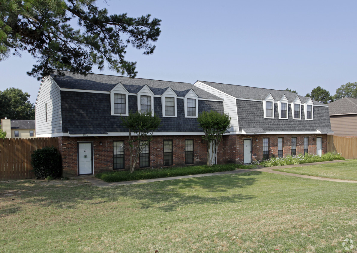 Las casas adosadas de Fairfax Manor - Fairfax Manor Townhouses