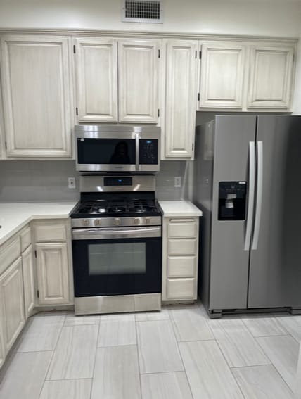 Kitchen - 910 S Bedford St
