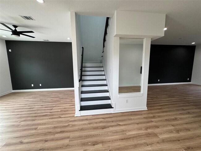 Building Photo - 5228 Dewberry St