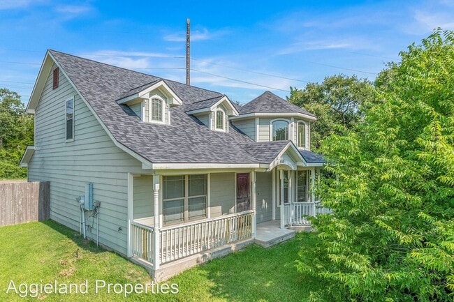 Building Photo - 4 br, 4 bath House - 450 Chimney Hill Drive
