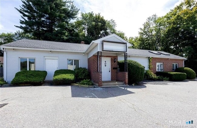 Building Photo - 409 Oak Ave