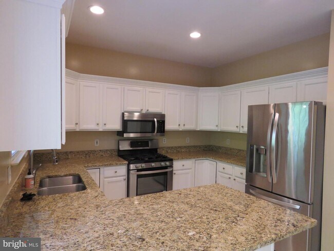 Building Photo - 6374 Dakine Cir