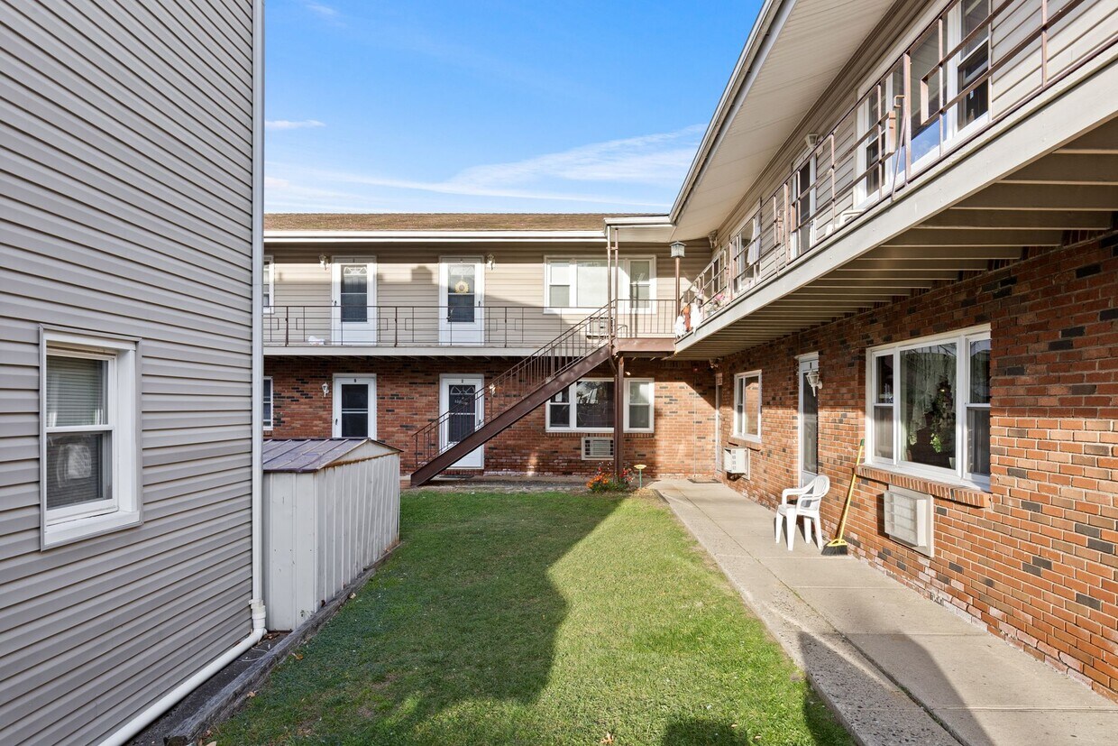 Foto del edificio - 479-485 Hoboken Rd