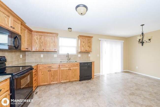 Building Photo - 1505 NW Hilltop Ln, Grain Valley, MO 64029