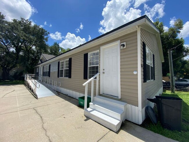 Photo - 1504 Carlisle Dr House