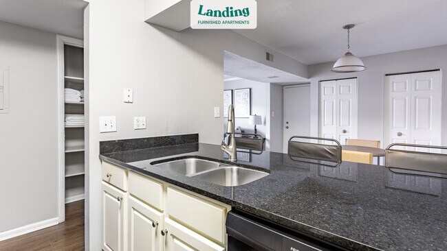 Foto del edificio - 9535 Benchmark Dr