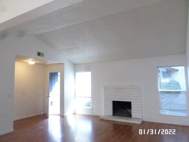 Living Room - 1594 Silver Creek Cir