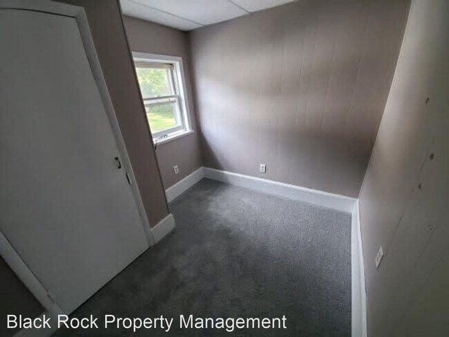 Building Photo - 4 br, 1.5 bath House - 421 E Elm Street
