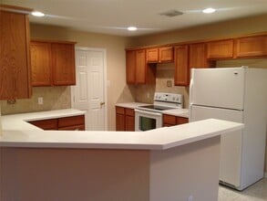 Building Photo - 9110 Prairie Trails Dr