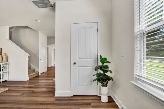 Foto del edificio - Walking distance to downtown Easley!