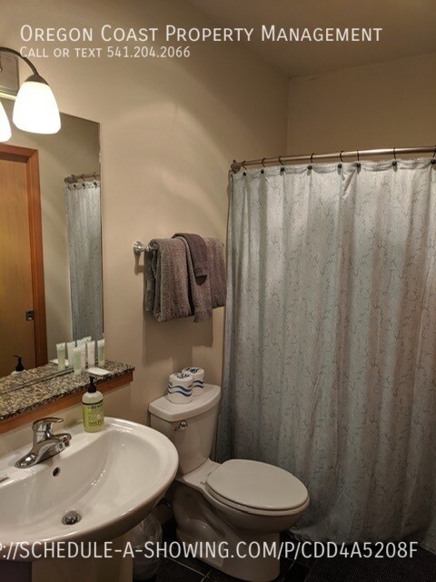 Building Photo - RENT REDUCED! Beautiful Ocean View Condo!