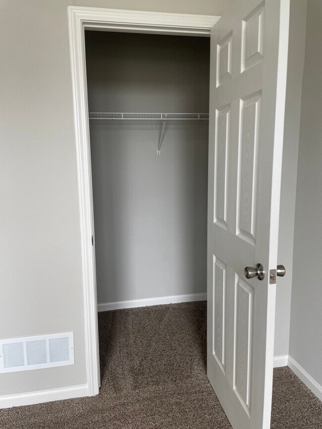 Building Photo - 932 Margarets Wy